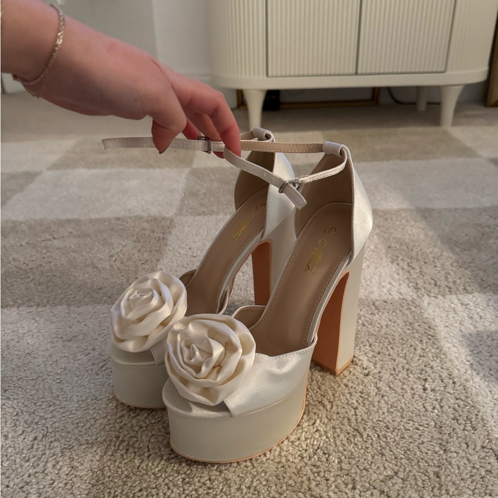 Elegant White Platform Heels with Floral Accent